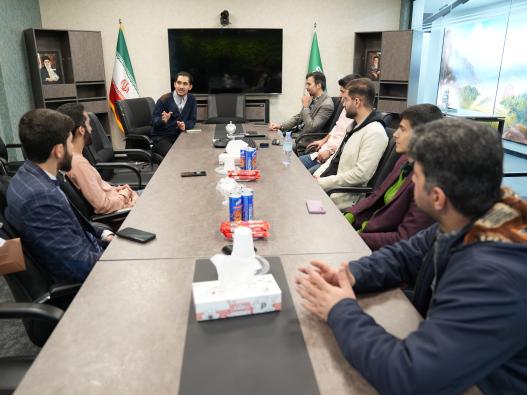 بازدید دانشجویان رشته تجارت الکترونیک و مدیریت رسانه از موسسه مهوا