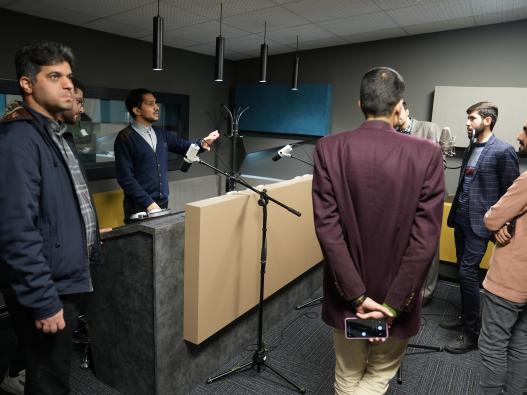 بازدید دانشجویان رشته تجارت الکترونیک و مدیریت رسانه از موسسه مهوا