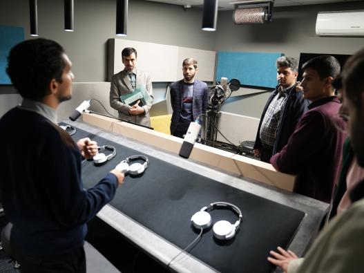 بازدید دانشجویان رشته تجارت الکترونیک و مدیریت رسانه از موسسه مهوا