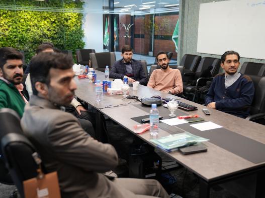 بازدید دانشجویان رشته تجارت الکترونیک و مدیریت رسانه از موسسه مهوا