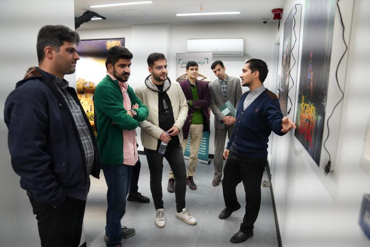 بازدید دانشجویان رشته تجارت الکترونیک و مدیریت رسانه از موسسه مهوا